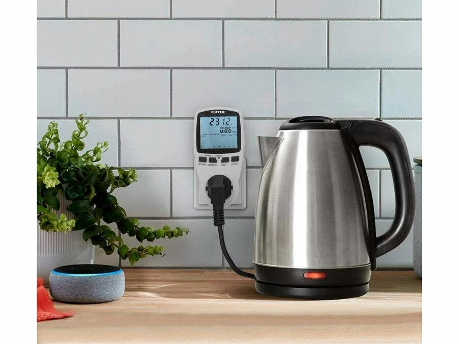 Měřič spotřeby el. energie do zásuvky - wattmetr