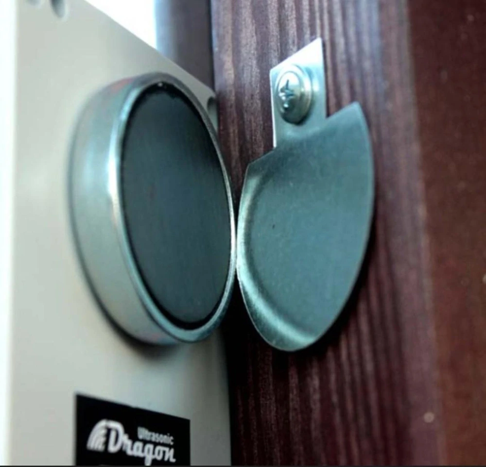 Vodotěsný odpuzovač kun a hlodavců na 220V