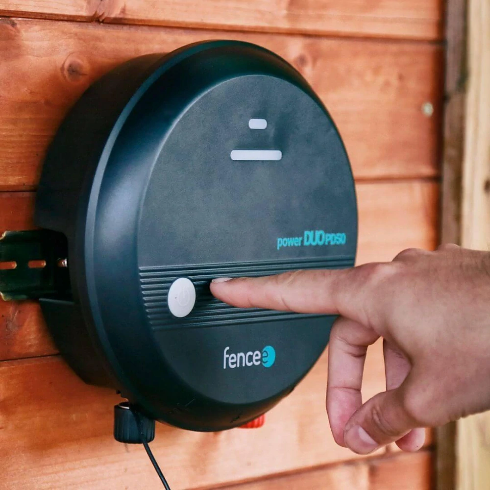 Sada elektrického ohradníku ochrana před zvěří - srnka, jelen, prase, daněk - DUO zdroj - lanko 400 m