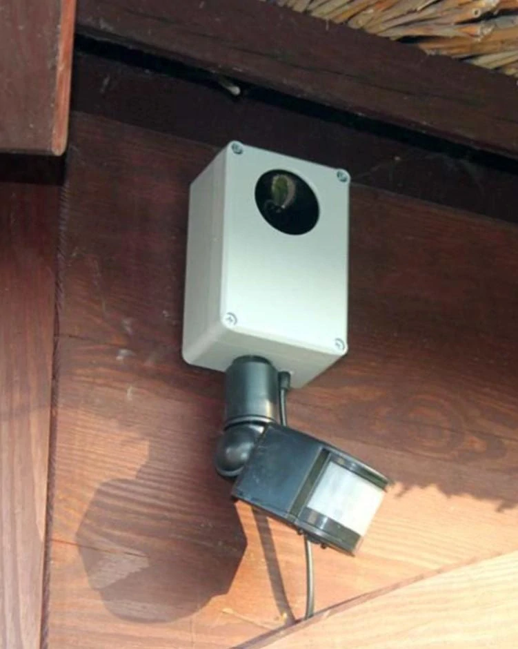 Vodotěsný odpuzovač kun a hlodavců na 220V