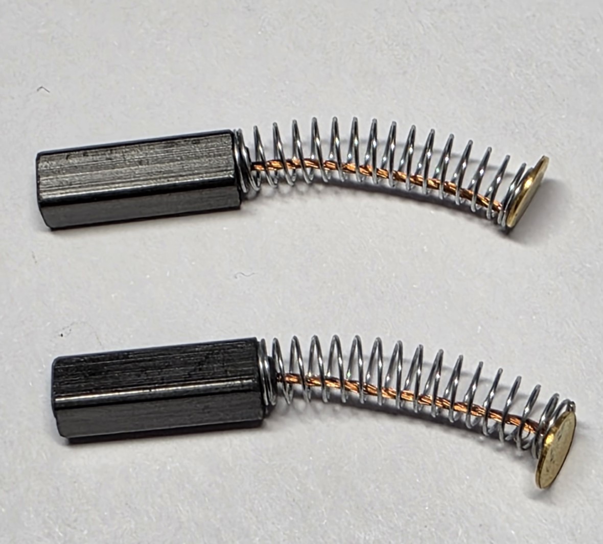 Náhradní uhlíky 4,9 x 4,9 x 15,5 mm